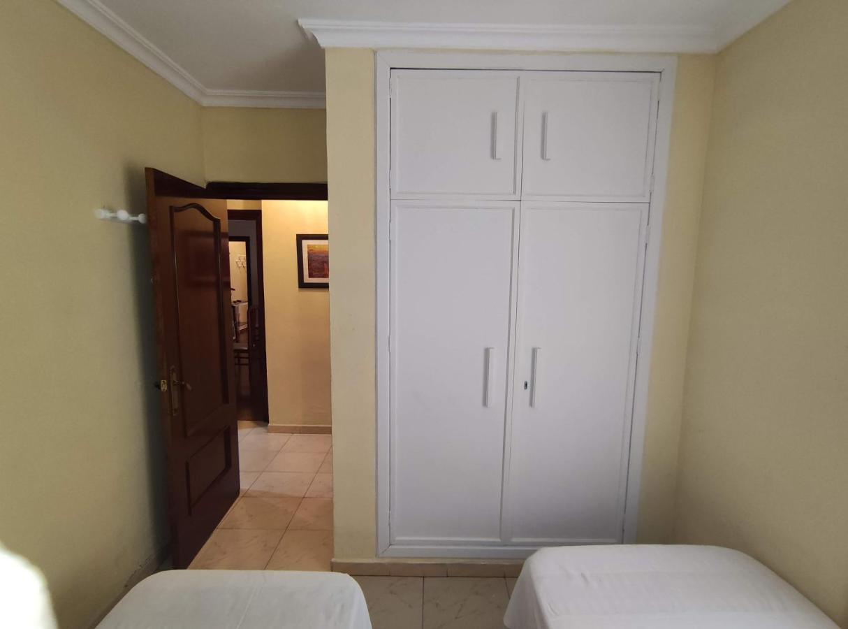 Amplio Piso Junto A Playa Victoria Apartman Cádiz Kültér fotó