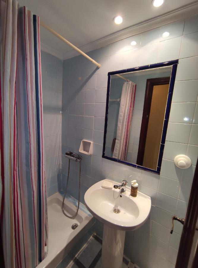 Amplio Piso Junto A Playa Victoria Apartman Cádiz Kültér fotó